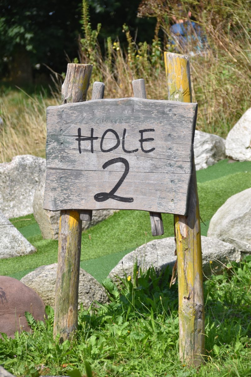 Hole 2, Minigolf